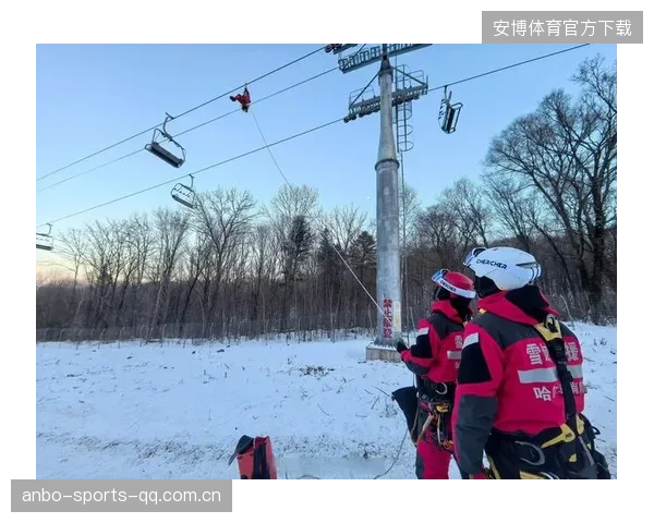 滑雪高空旋转引爆全场：运动与激情的完美结合